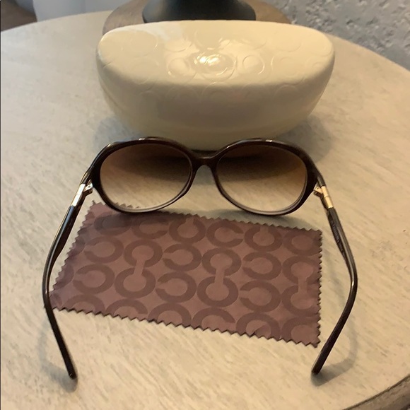 Coach Sunglasses with Case & Cloth - Picture 4 of 5